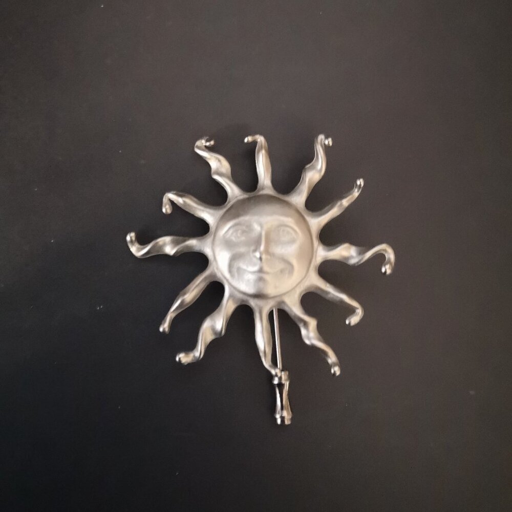 Large Pewter Man in the Sun Face Stick Pin Smiling Satin Finish